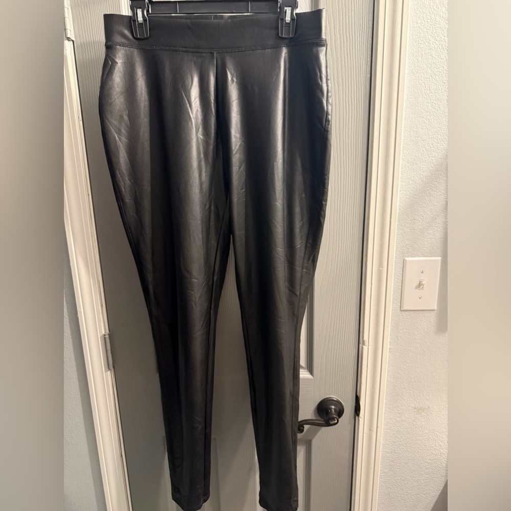 Ashley Stewart faux leather pull on stretch pants EUC Women’s size 14/16